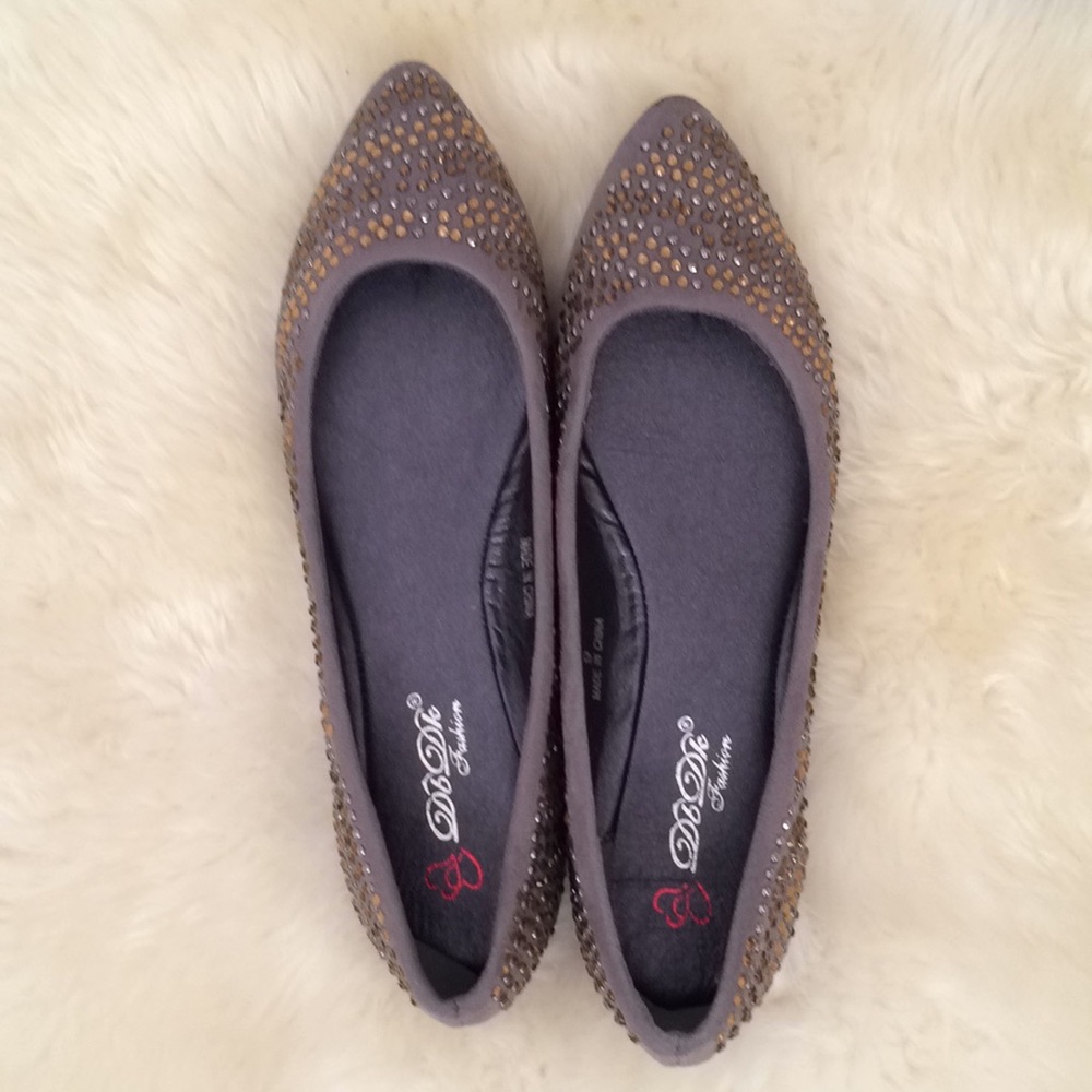 DBDK Mauve Flats with Rhinestones size 9 NEW